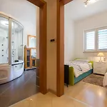 Igor 3 **** Apartman *