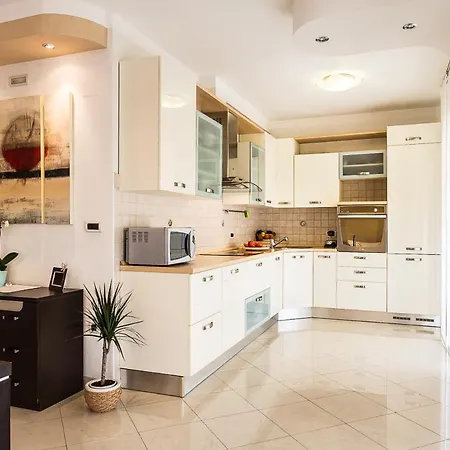 Igor 3 **** Apartment *